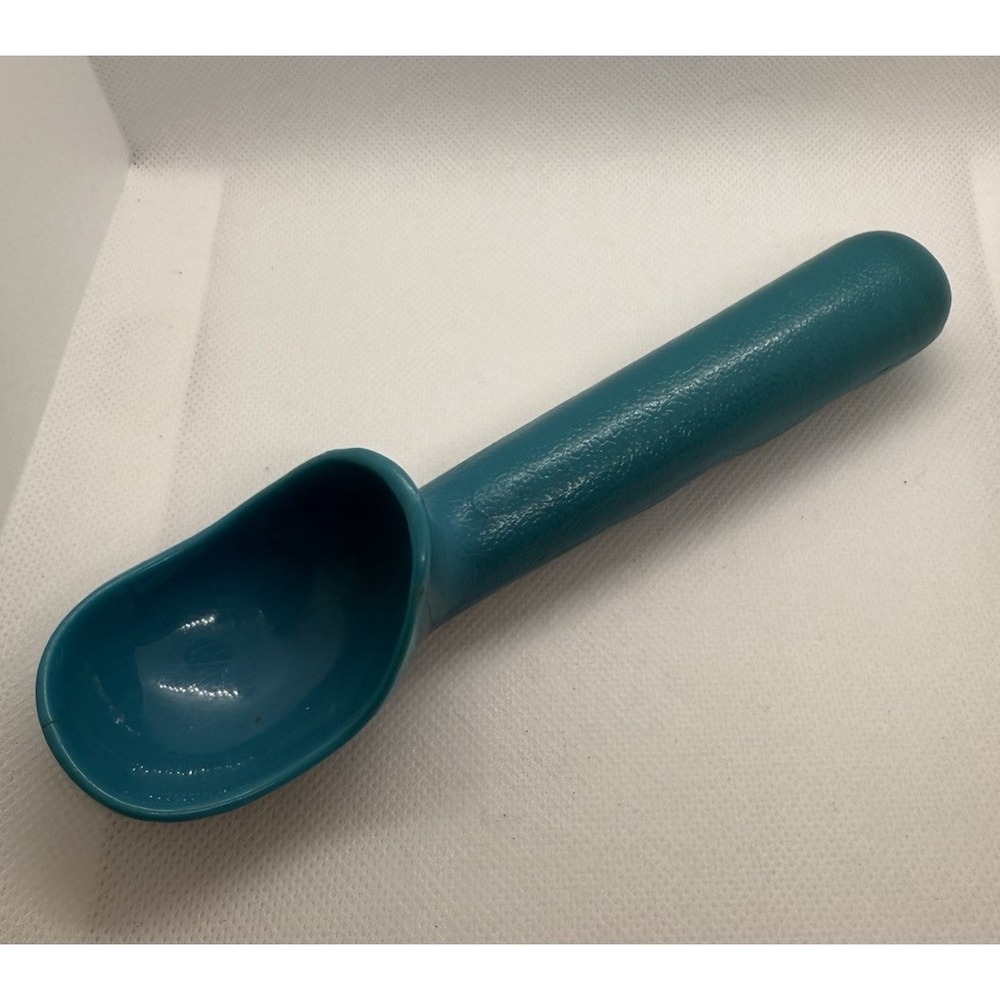 Donvier‎ Ice Cream Scoop Turquoise Teal Plastic Vintage Taiwan Kitchen Utensil